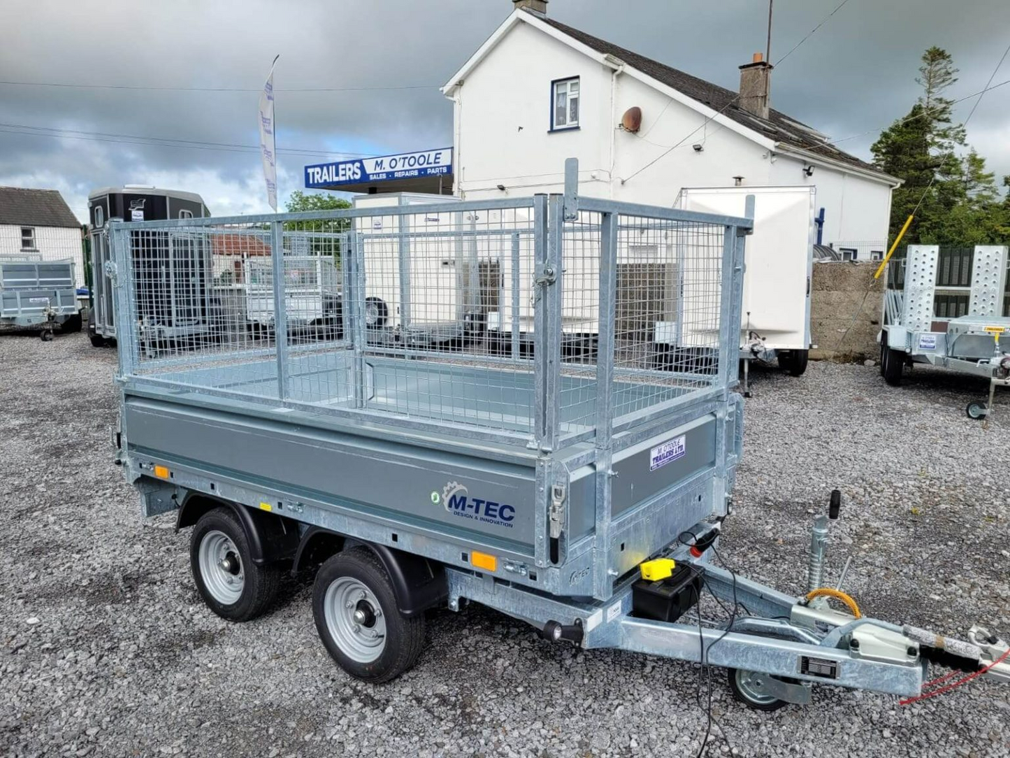 M-TEC 8FT x 5FT Tipping Trailer