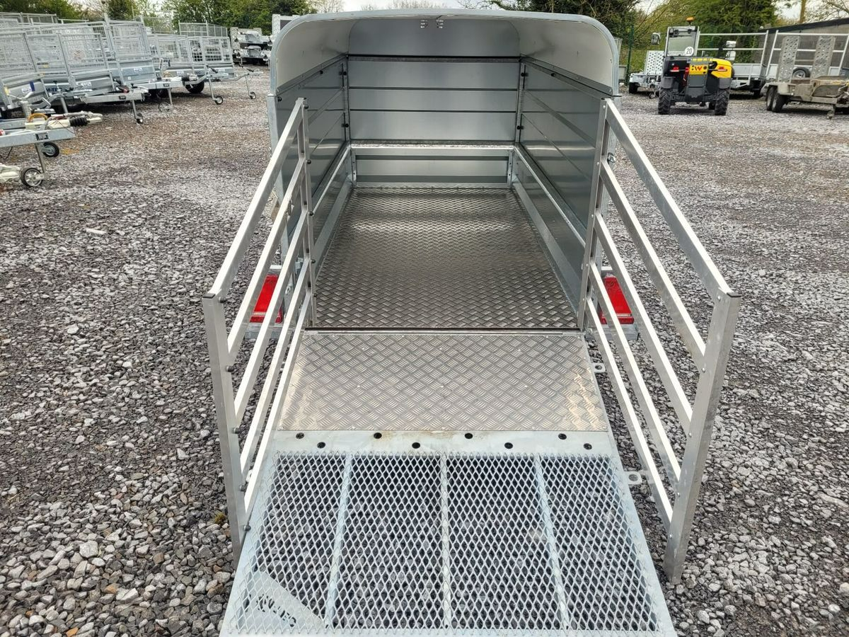 NEW M-TEC 8' x 4' and 6' x 4' Livestock Trailer