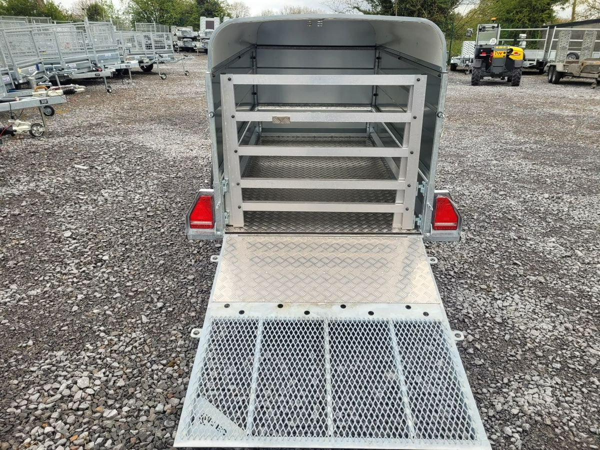 NEW M-TEC 8' x 4' and 6' x 4' Livestock Trailer