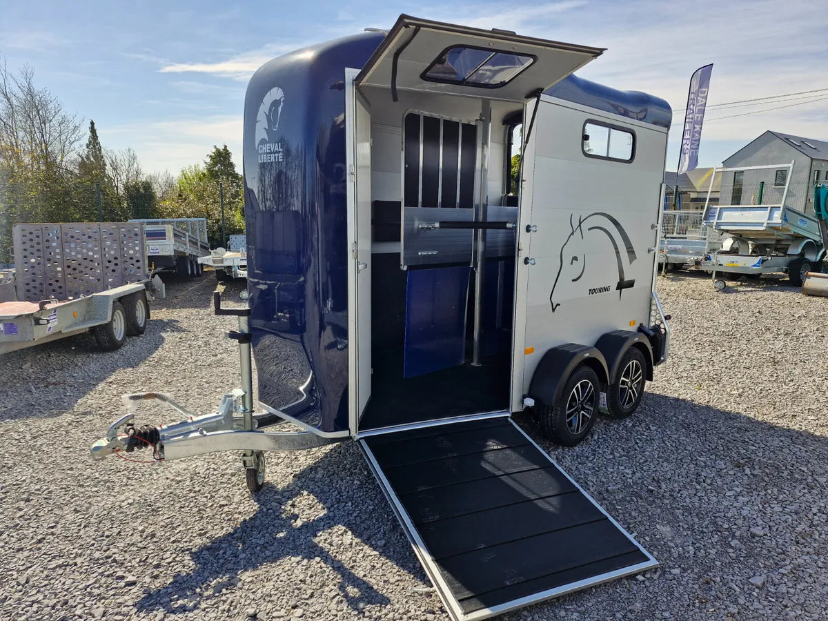 Cheval Liberté Touring XL Double Horse Trailer