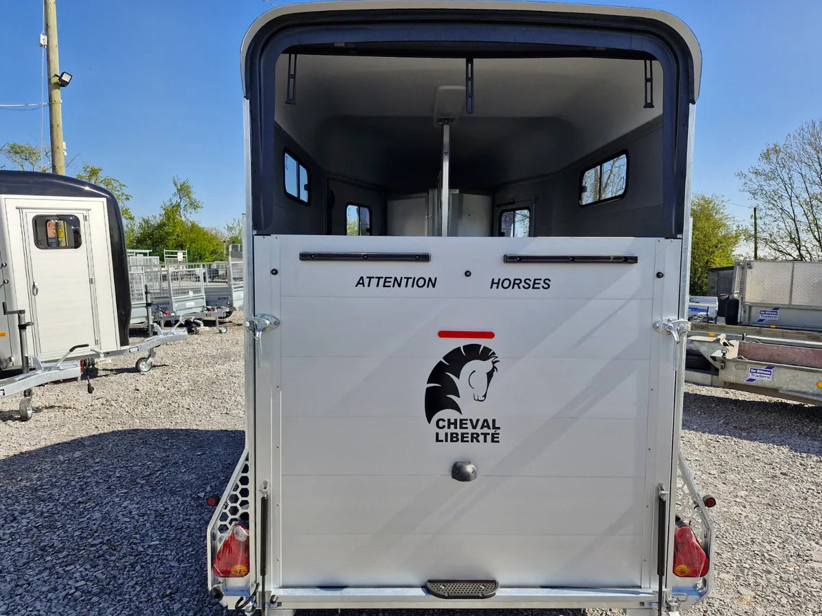 Cheval Liberté Touring XL Double Horse Trailer