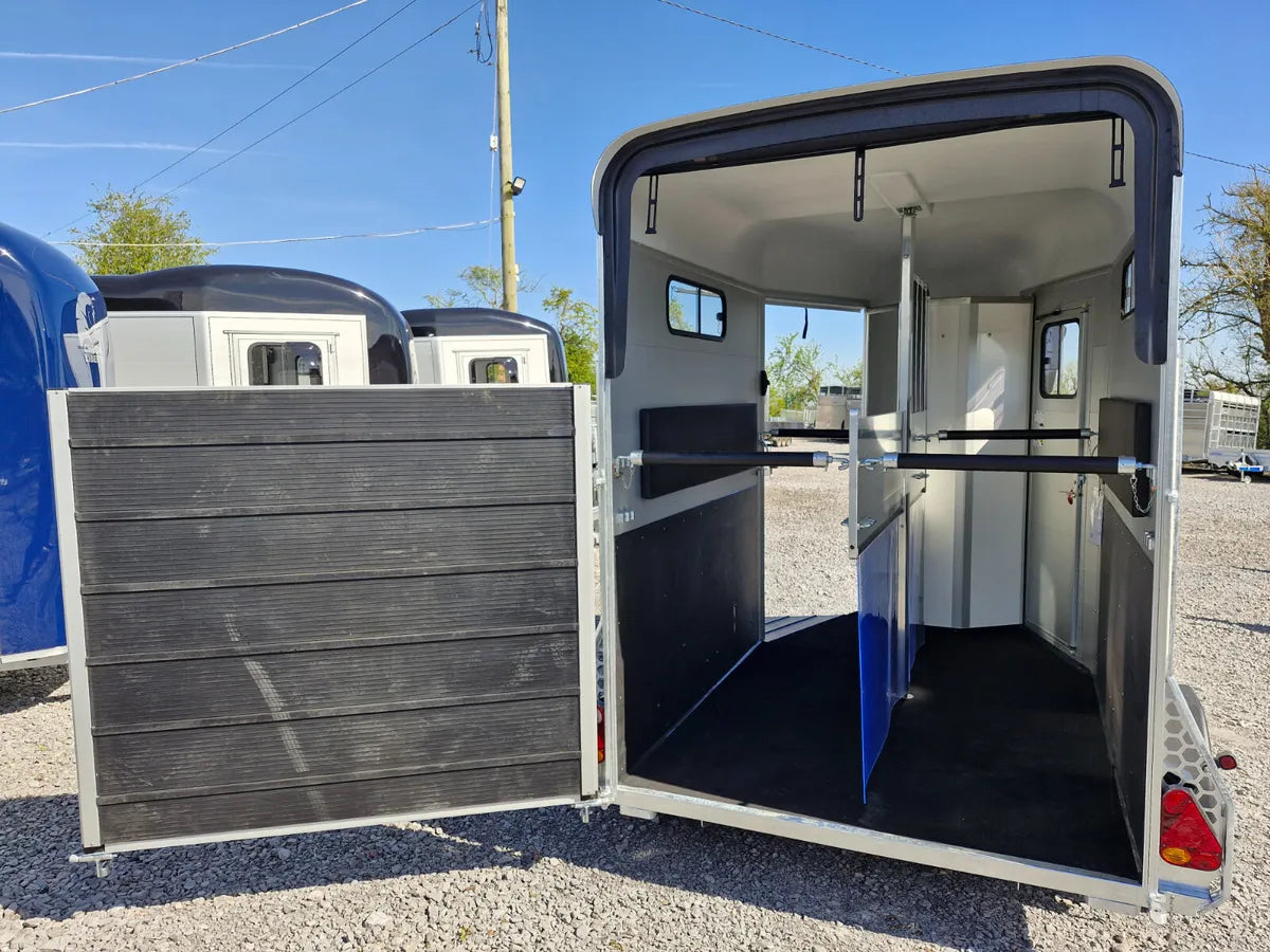 Cheval Liberté Touring XL Double Horse Trailer