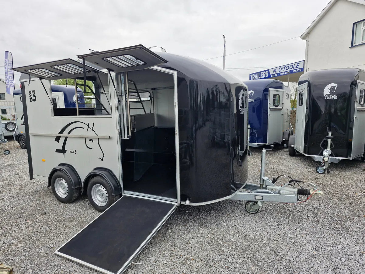 Cheval Liberté Maxi 3 Horse Trailer