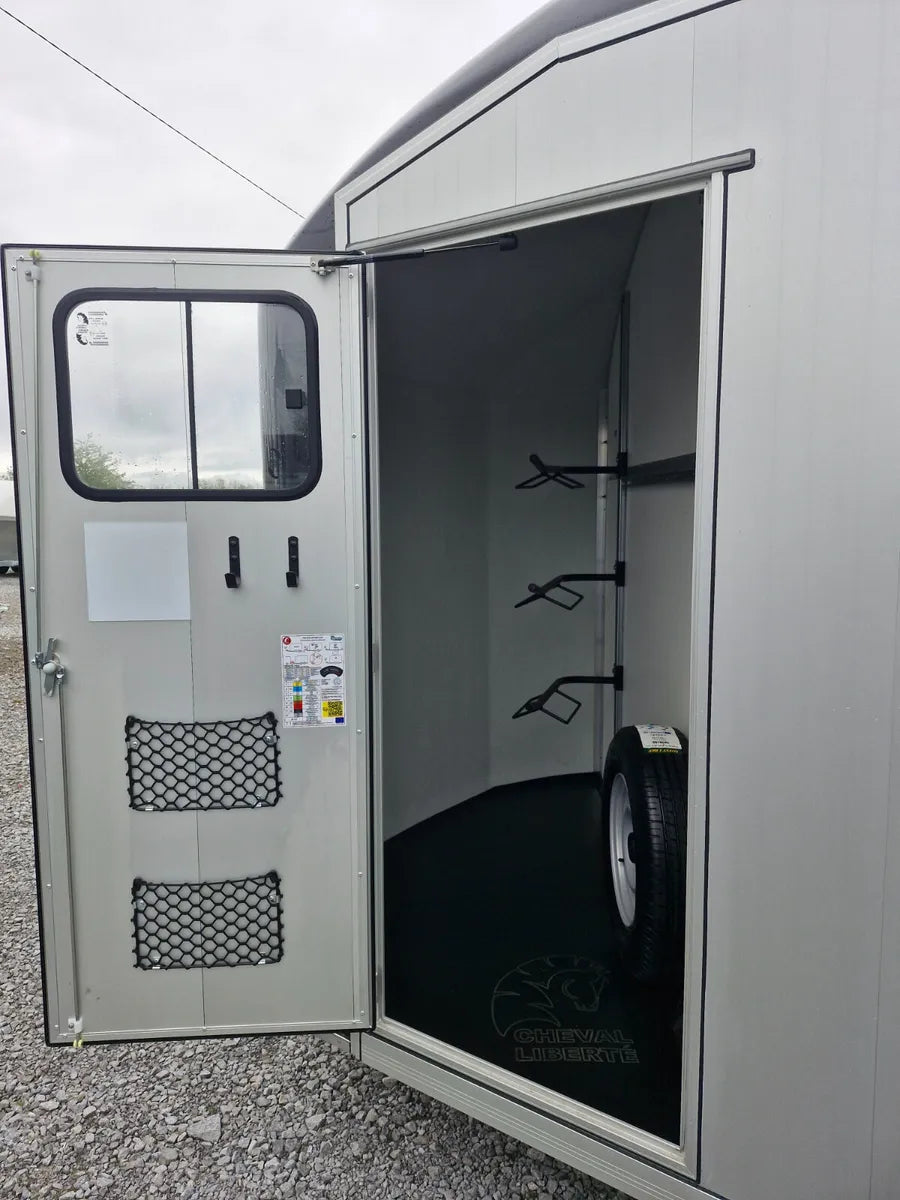 Cheval Liberté Maxi 3 Horse Trailer