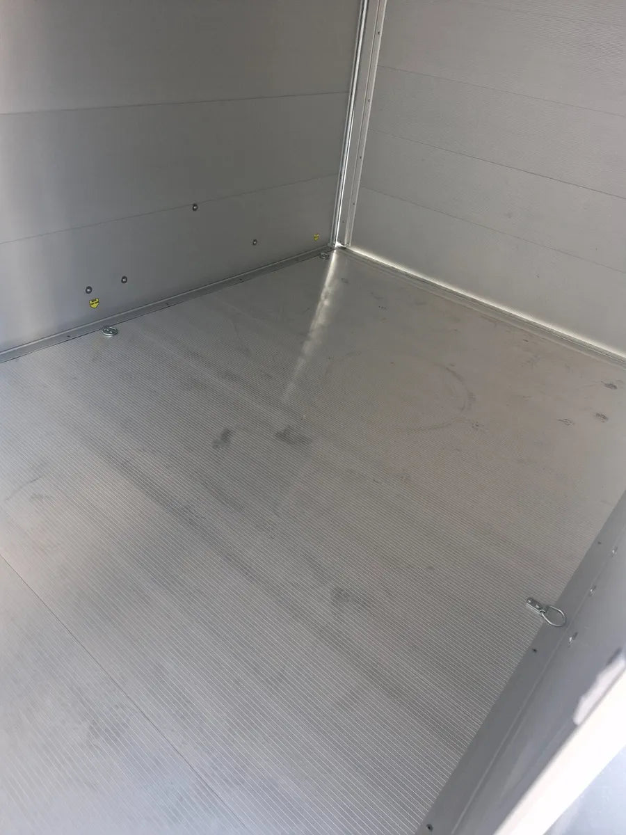 New Debon Roadster C500 Twin-Axle Box Trailer